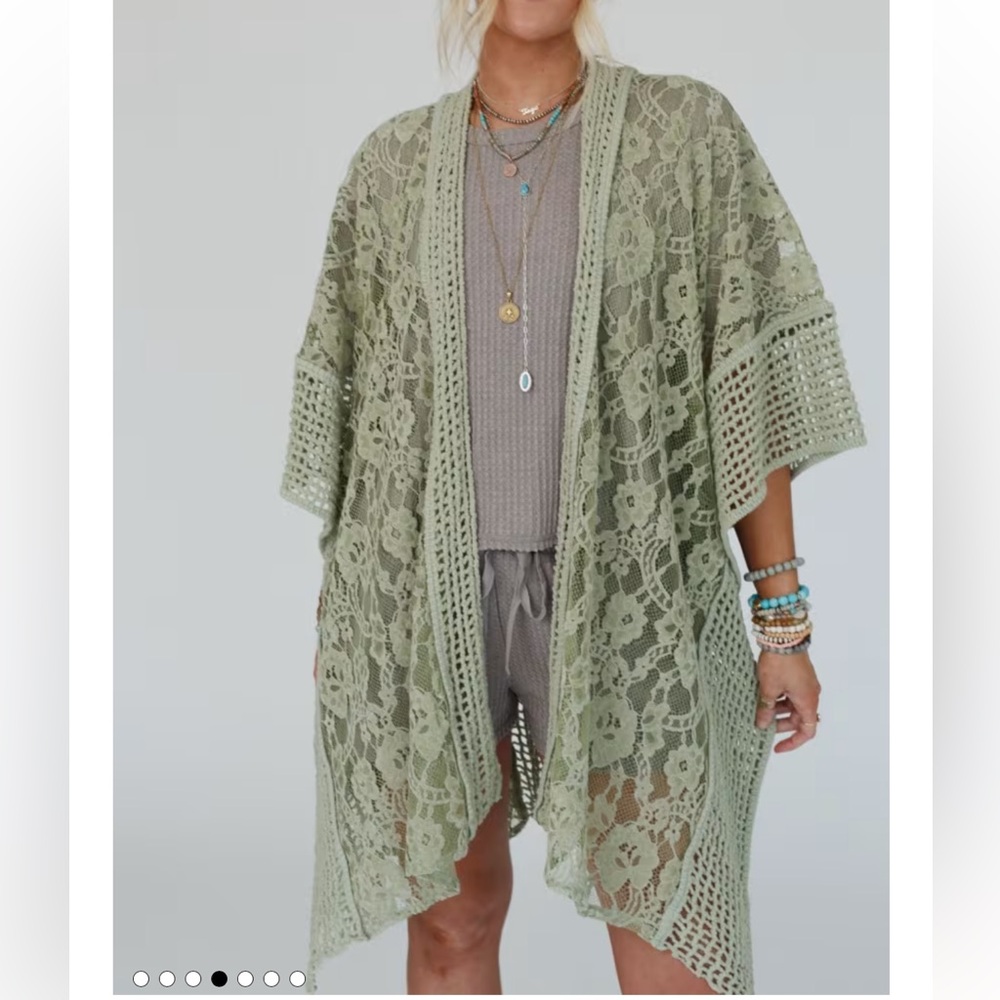 BREEZY FLORAL LACE KIMONO - Picture 5 of 12
